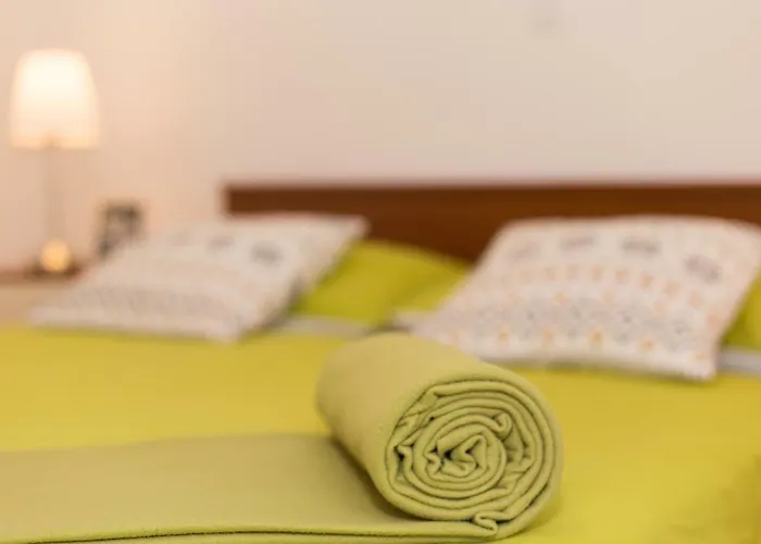 Apartman Shiny Split