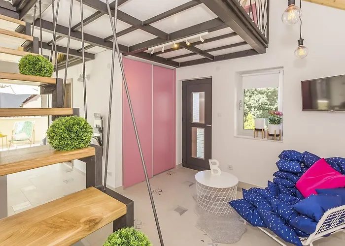 Shiny Apartment