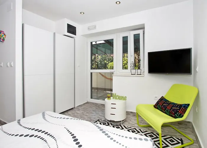 Shiny Apartment