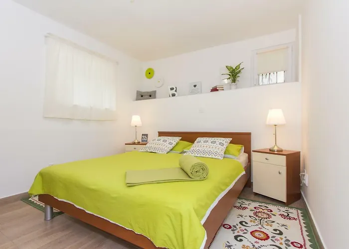 Shiny Apartment *